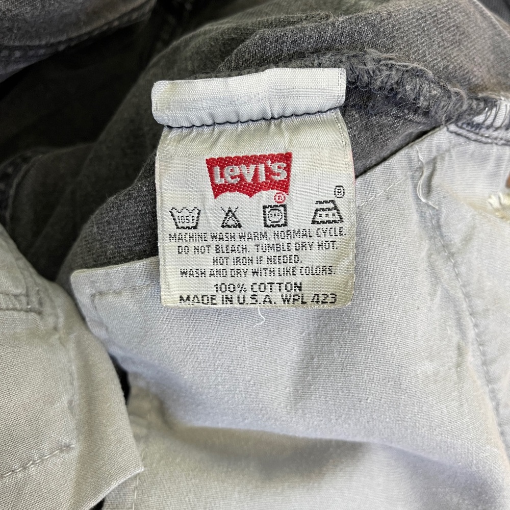 🍄SOLD🍄 Vintage Levi’s black jeans with floral patchwork size 36x32 - Picture 7 of 10